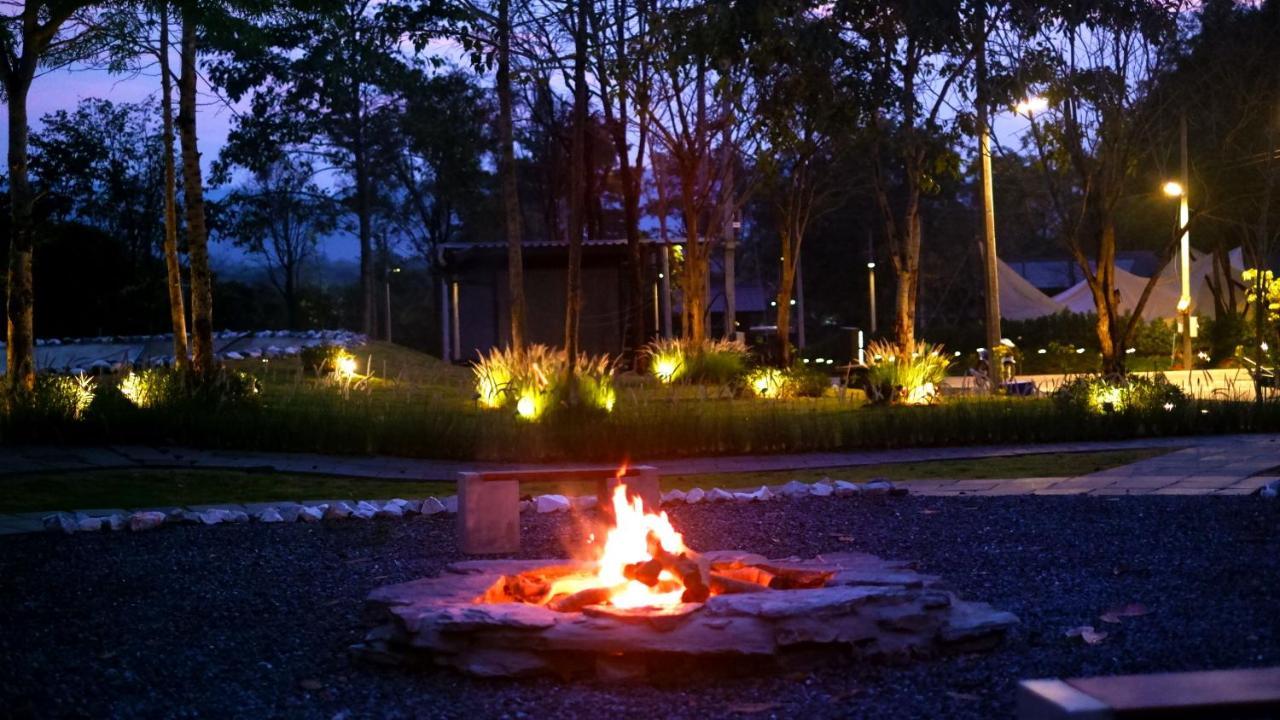 ホテル The Wild Khao Yai Klang Dong エクステリア 写真