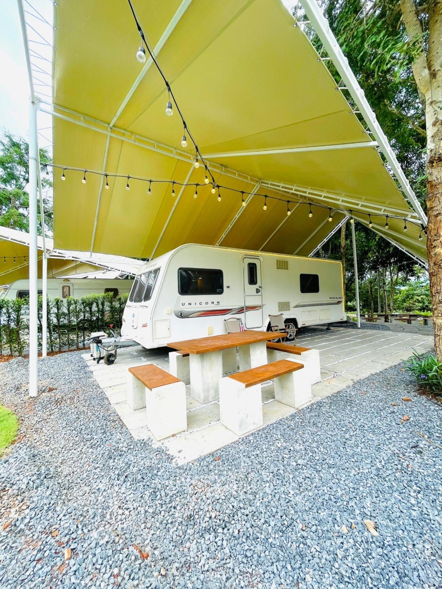 ホテル The Wild Khao Yai Klang Dong エクステリア 写真